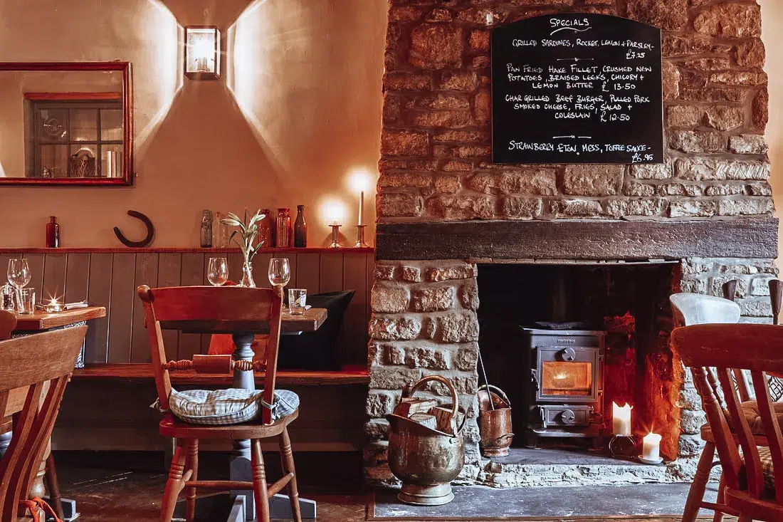 Places to eat in Burford - The Angel